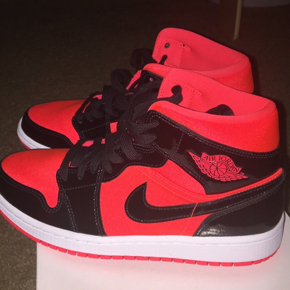 Nike Air Jordan 1 mid